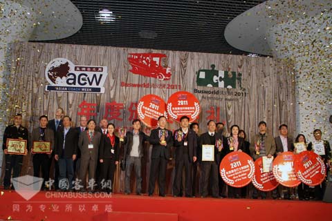 2011上?？蛙囌公@獎企業合影