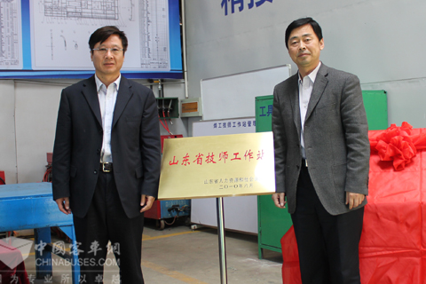 陳華局長與李海平董事長為山東省技師工作站揭牌