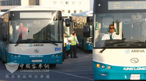 馬耳他街頭裝配采埃孚變速箱的公交車
