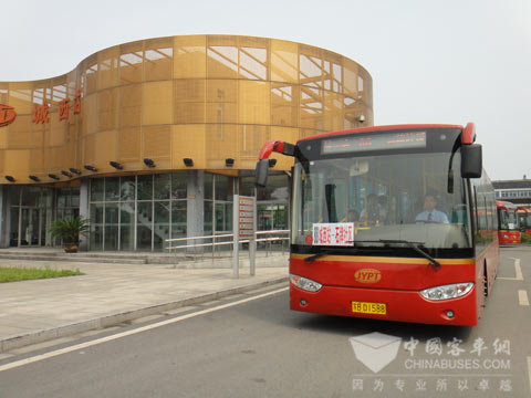 常隆雙電客車在江陰正式上崗