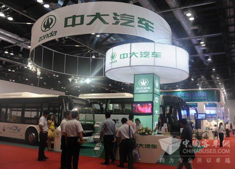 第七屆國際新能源汽車展中大汽車展臺(tái)