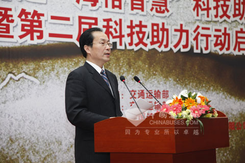 江蘇省運(yùn)輸管理局局長(zhǎng)汪學(xué)君代表優(yōu)秀管理單位發(fā)言