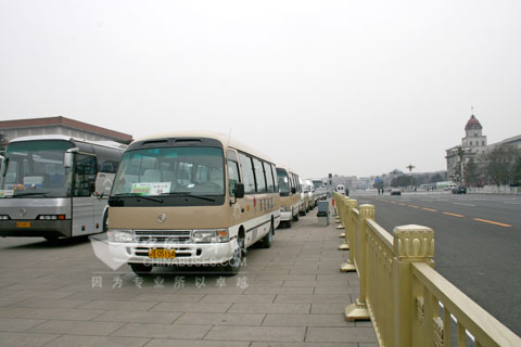 金旅考斯特