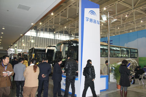 宇通展臺人流不斷