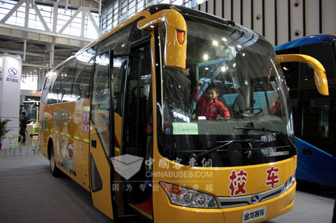 金龍智慧校車