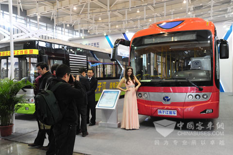 揚子江汽車靚麗的模特