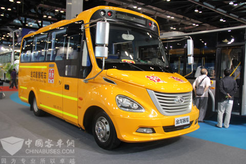 金龍校車
