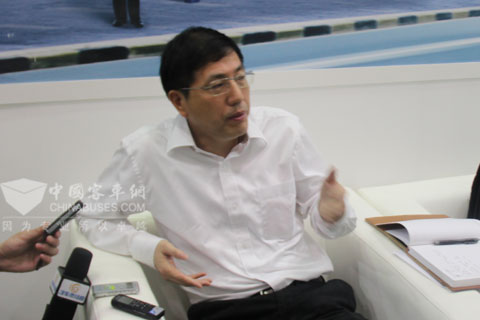 福田歐輝副總經理劉國強接受記者采訪