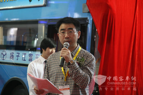 揚子江雙層巴士首度亮相2012道路運輸展