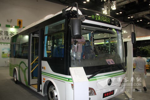 中國道路運輸杯2012年度最佳新能源客車YS6700GBEV純電動客車