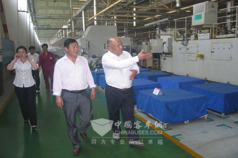 客戶來江淮公司進(jìn)行實(shí)地考察
