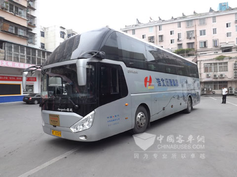 淮北-合肥線上的中通LCK6129HC