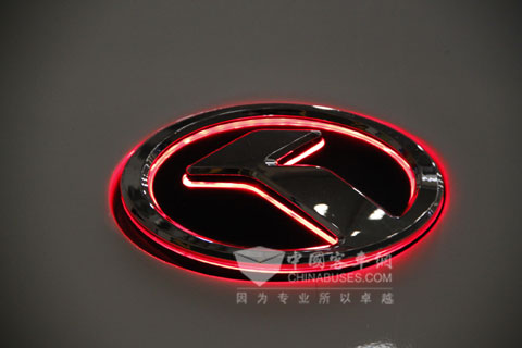 大金龍旗下公路車型全系標配LED發光車標