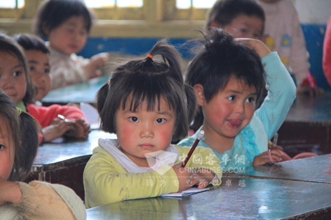 四方井培育小學的孩子們