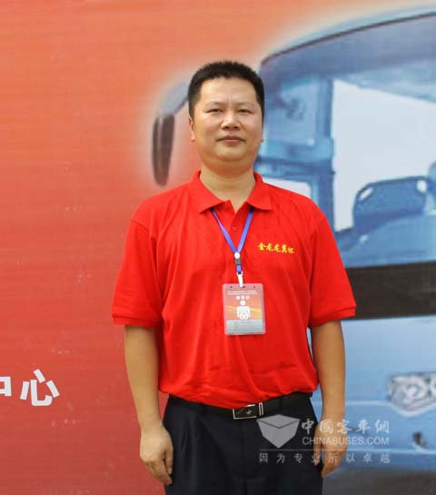 重慶公交集團兩江分公司駕駛高手鄭建