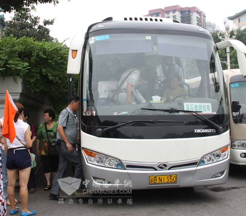 重慶海外旅游公司旗下的大金龍客車