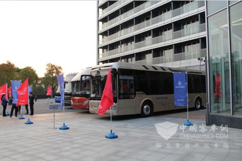 維特思達客車蓄勢待發
