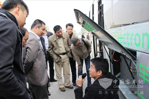 　陳曉冰博士現場講解XMQ6110C多項技術亮點