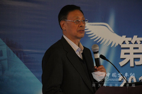 姚明德就當前道路運輸車輛的科技節(jié)能、減排技術發(fā)表觀點
