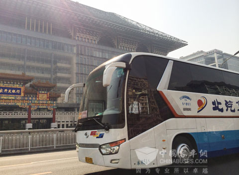 湖南代表團服務用車大金龍龍威XMQ6129Y2