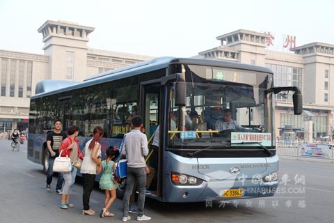 海格氣電混合動力公交在徐州火車站