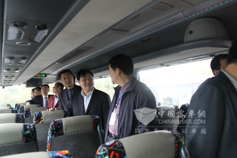 領導參觀車輛