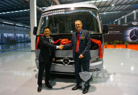 浙江金港汽車發布奔馳底盤全新客車產品