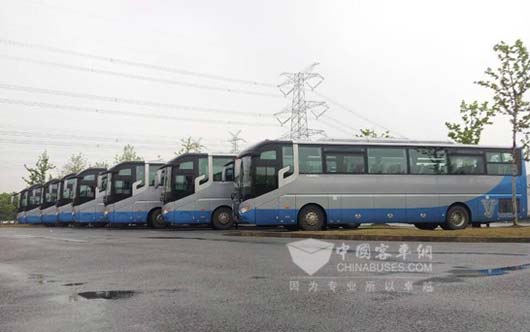 　龍澤汽服旗下的中通客車