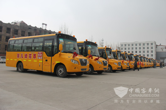 此次交付的金旅校車將配發到互助縣21所幼兒園