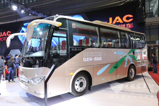 安凱A6純電動車上海車展展示