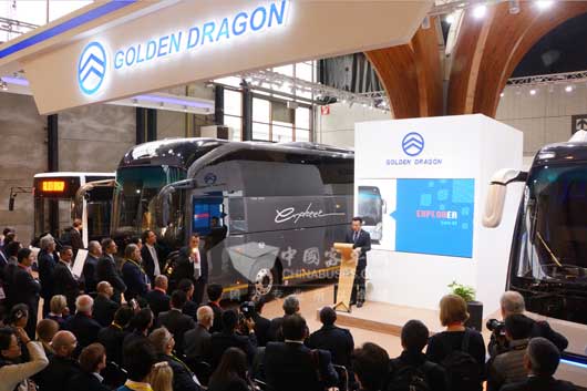 金旅海外銷售公司總經理江永輝在發布會上介紹新車及理念