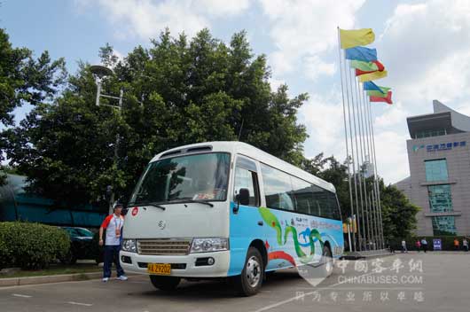 金旅純電動考斯特服務青運會