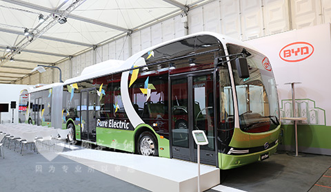 比亞迪18米鉸接式純電動大巴