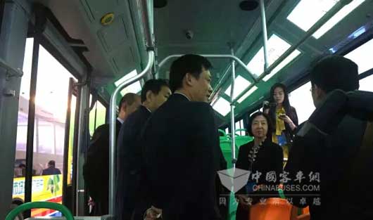 揚子江4款新能源車亮相新能源成果匯報展