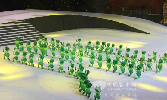 清新綠色吉祥物“榕榕”秀萌表演