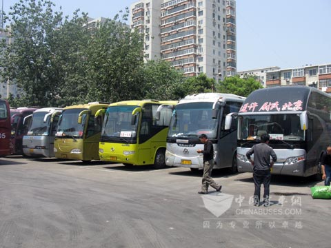 停泊在站場的車隊