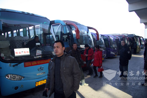 鄂爾多斯汽運集團客運站前