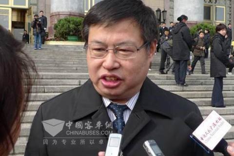 全國人大代表、陜西法士特汽車傳動集團有限責任公司董事長李大開暢談低碳經濟