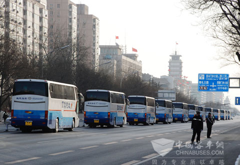 行駛在長安街上的北汽車隊