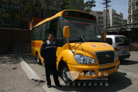 裕翔校車與駕駛人員
