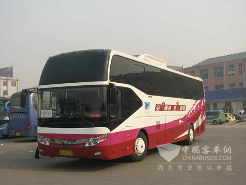 濟南——萊蕪班線上的宇通LNG客車