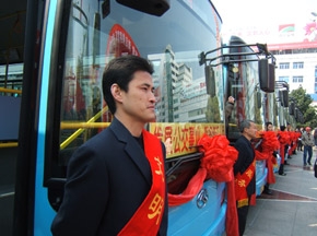 鎮(zhèn)江公交首次“大變身” 海格環(huán)保客車擔(dān)重任