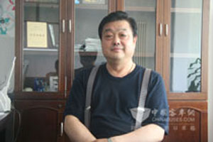 客車網記者采訪幸福國際旅行社副總經理郎德峻 