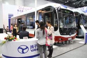 揚子江客車亮相2011道路運輸展