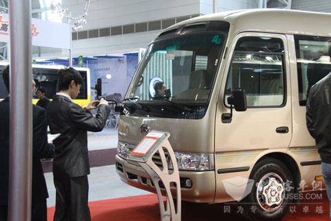 安凱HFC6700JK豪華商務客車