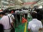經銷商代表、行業專家、新聞媒體參觀江淮客車