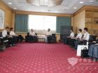 江汽集團董事長左延安熱情接待中通客車到訪人員