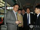 中國汽車工業(yè)協(xié)會(huì)董楊登上中通展車
