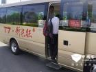 平移車門+三級踏步，舒適美觀彰顯尊貴。