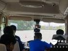 0-80公里加速測試，記者視角。精裝V8汽油發動機，運轉平順，乘客完美體驗動中有靜。